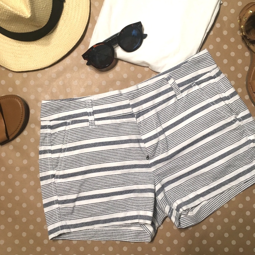 [ GAP ] 3-Inch City Shorts - CLOSET CLOSING!